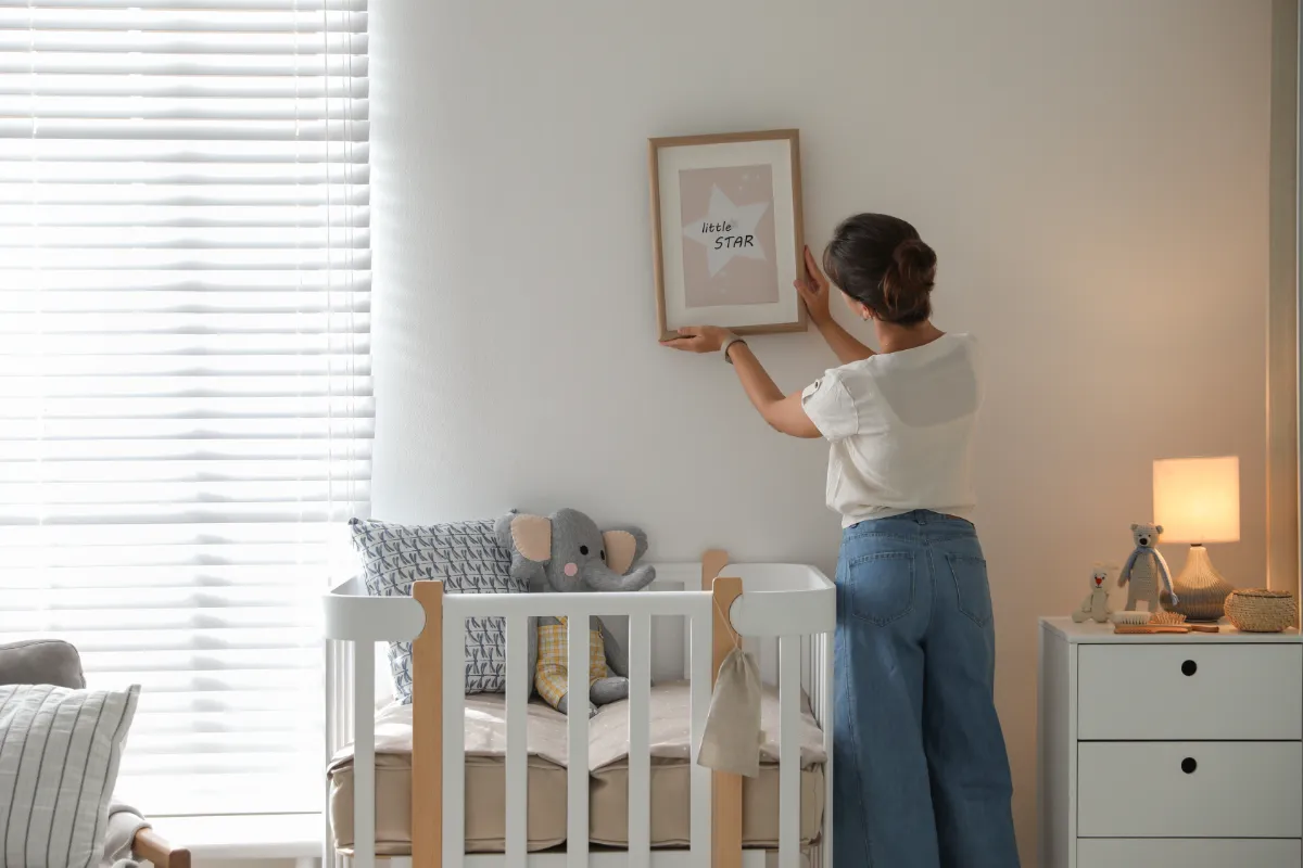 Comment créer une chambre de bébé sécurisée et fonctionnelle.