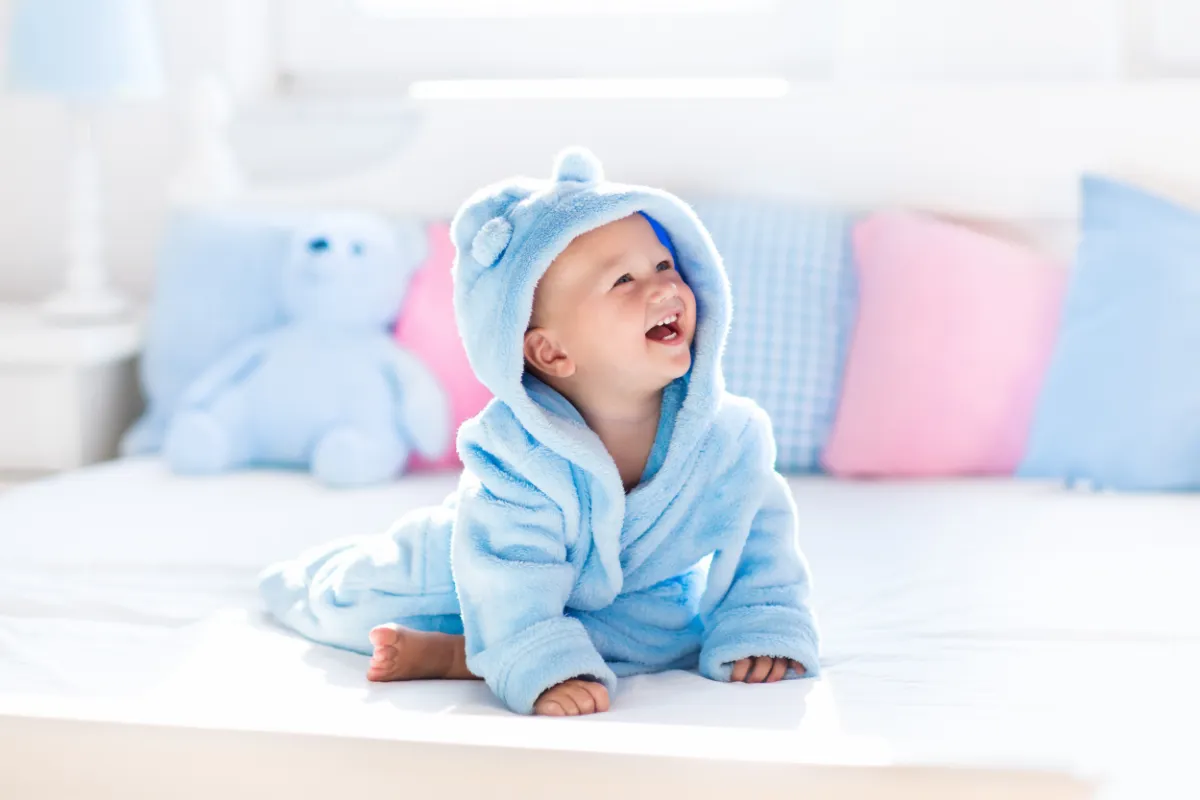 Créer un espace de jeu dans la chambre de bébé.