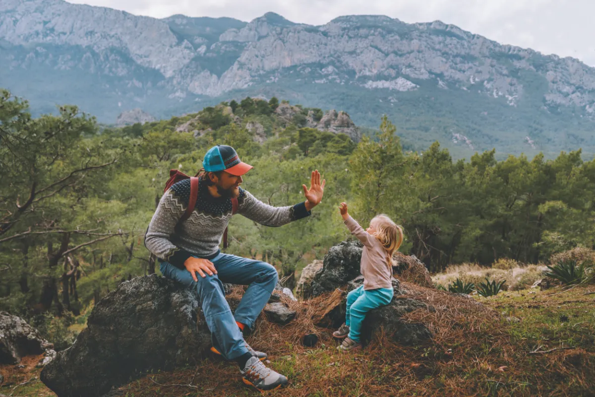 Les tenues idéales pour les sorties en plein air avec bébé.